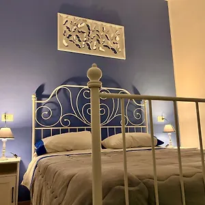 Vico Longo 25 - Ensuit Flat In The Heart Of Apartment