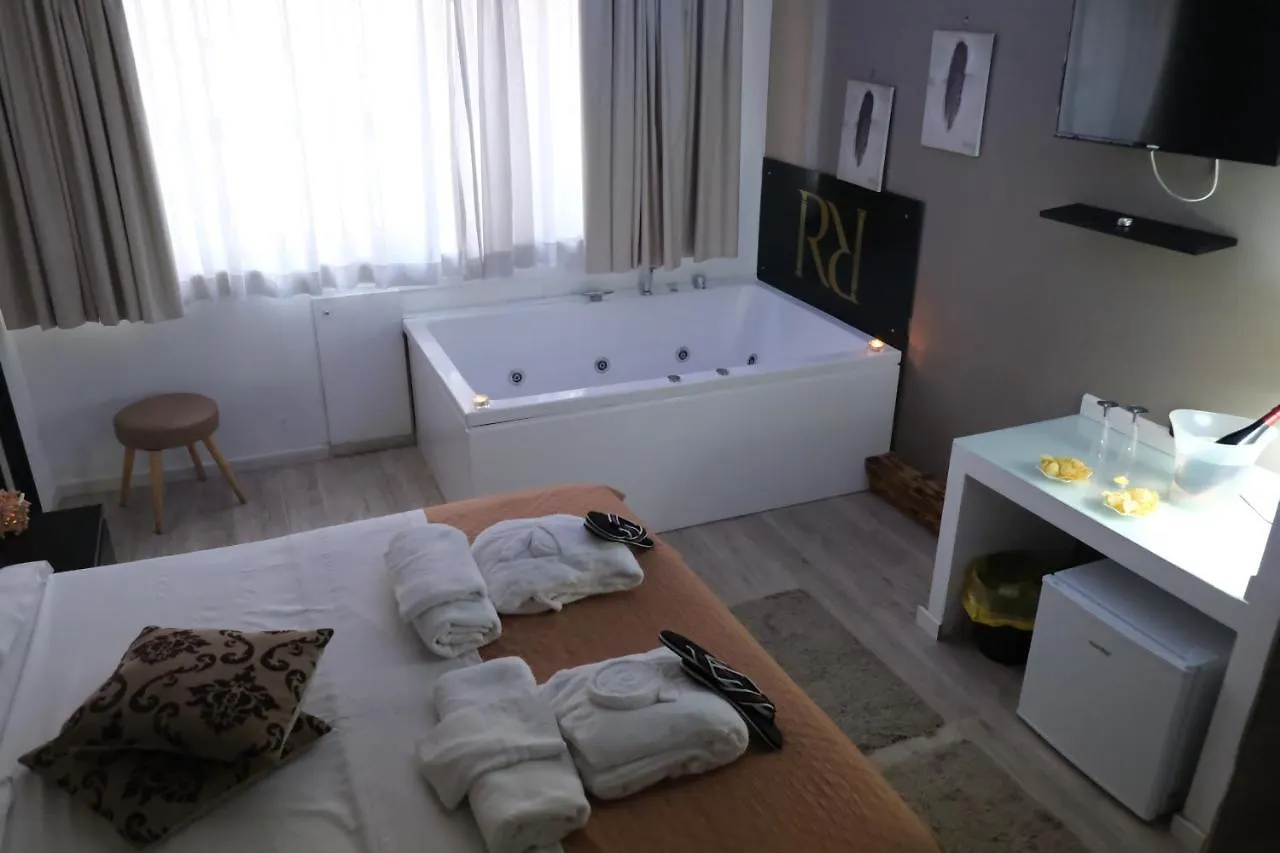 Royalty Rooms & Spa Naples