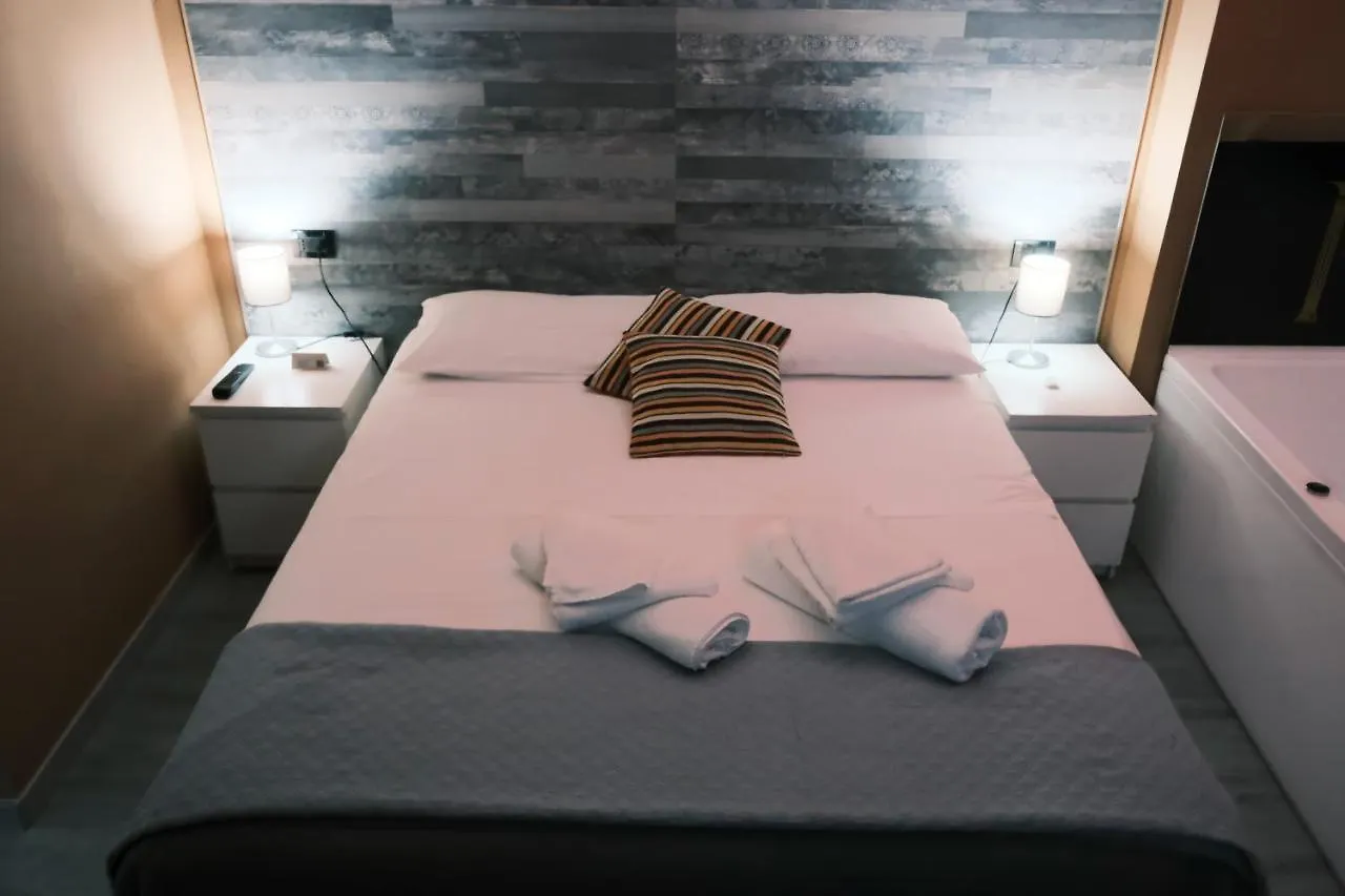 Bed & Breakfast Royalty Rooms & Spa Naples