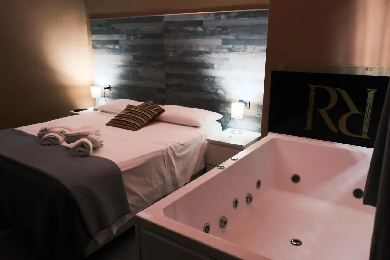 ** Bed & Breakfast Royalty Rooms & Spa Naples Italy