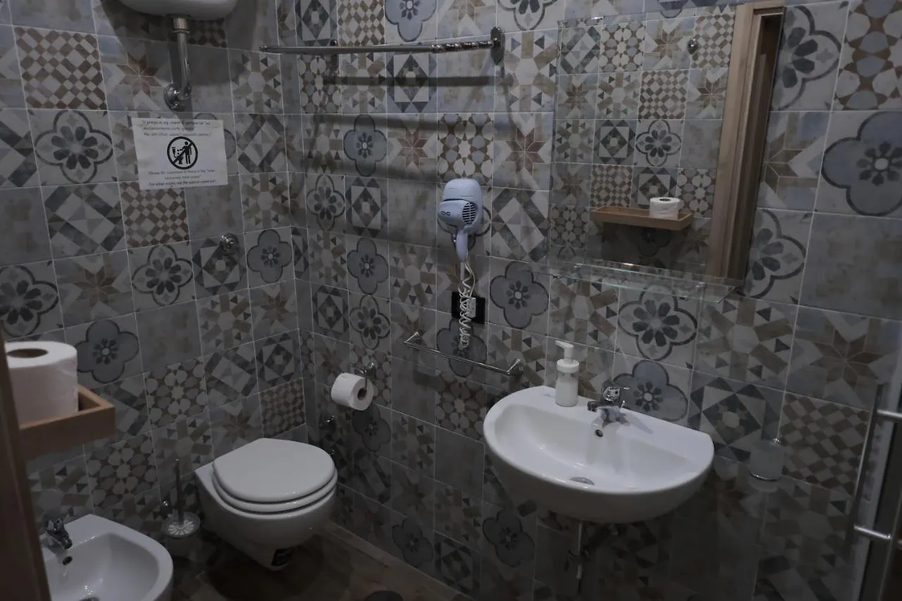 Royalty Rooms & Spa Naples Italy