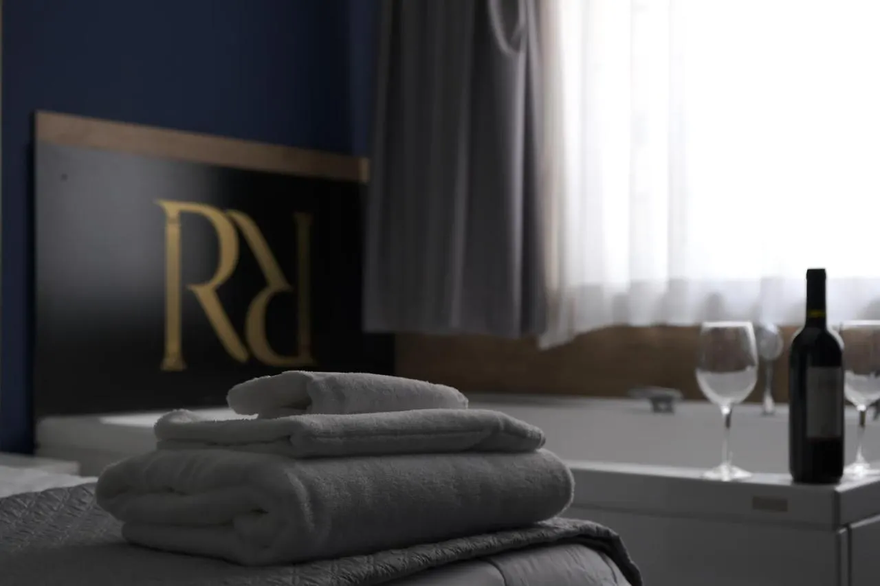 Royalty Rooms & Spa Naples