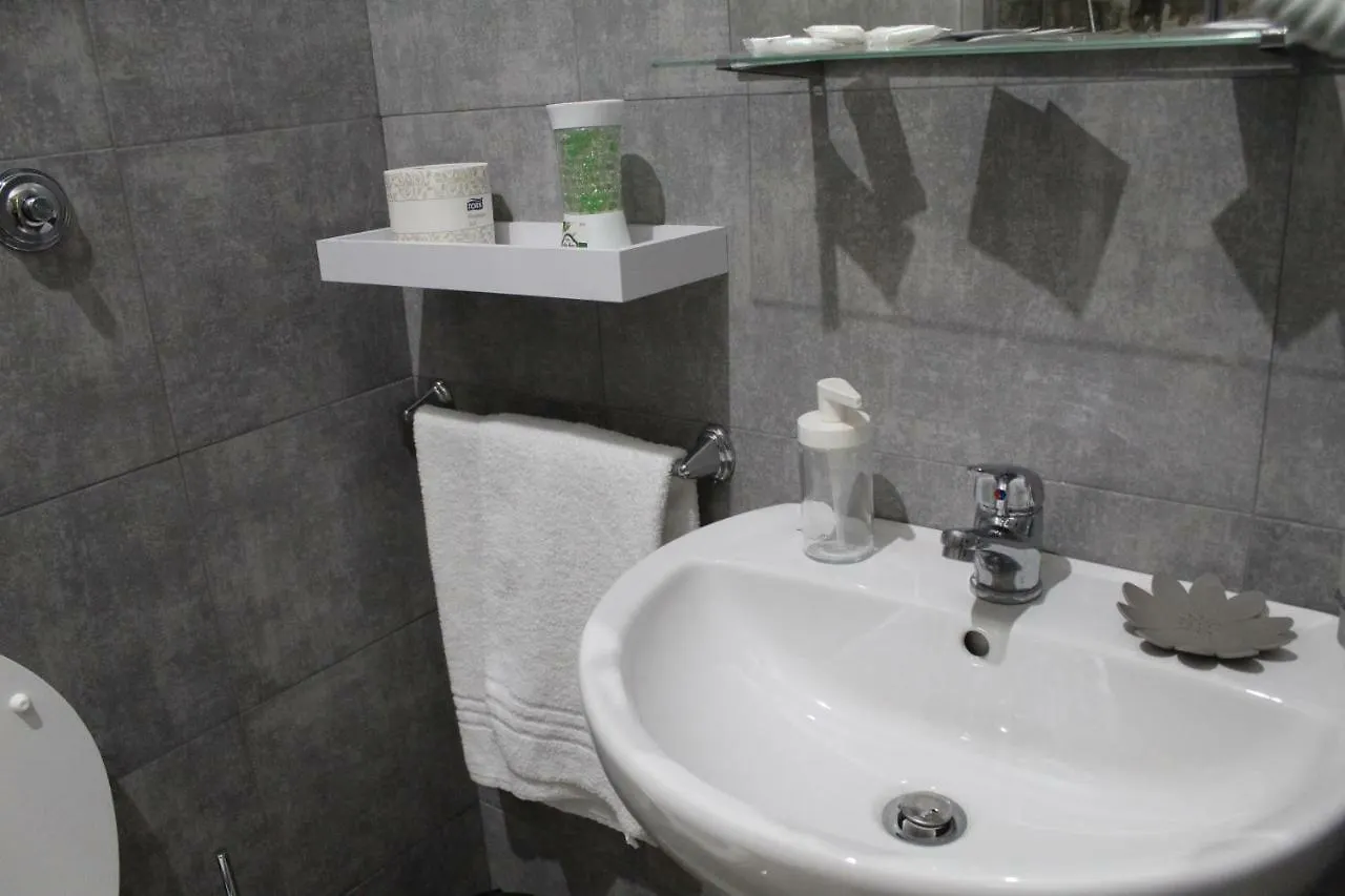 ** Bed & Breakfast Royalty Rooms & Spa Naples Italy